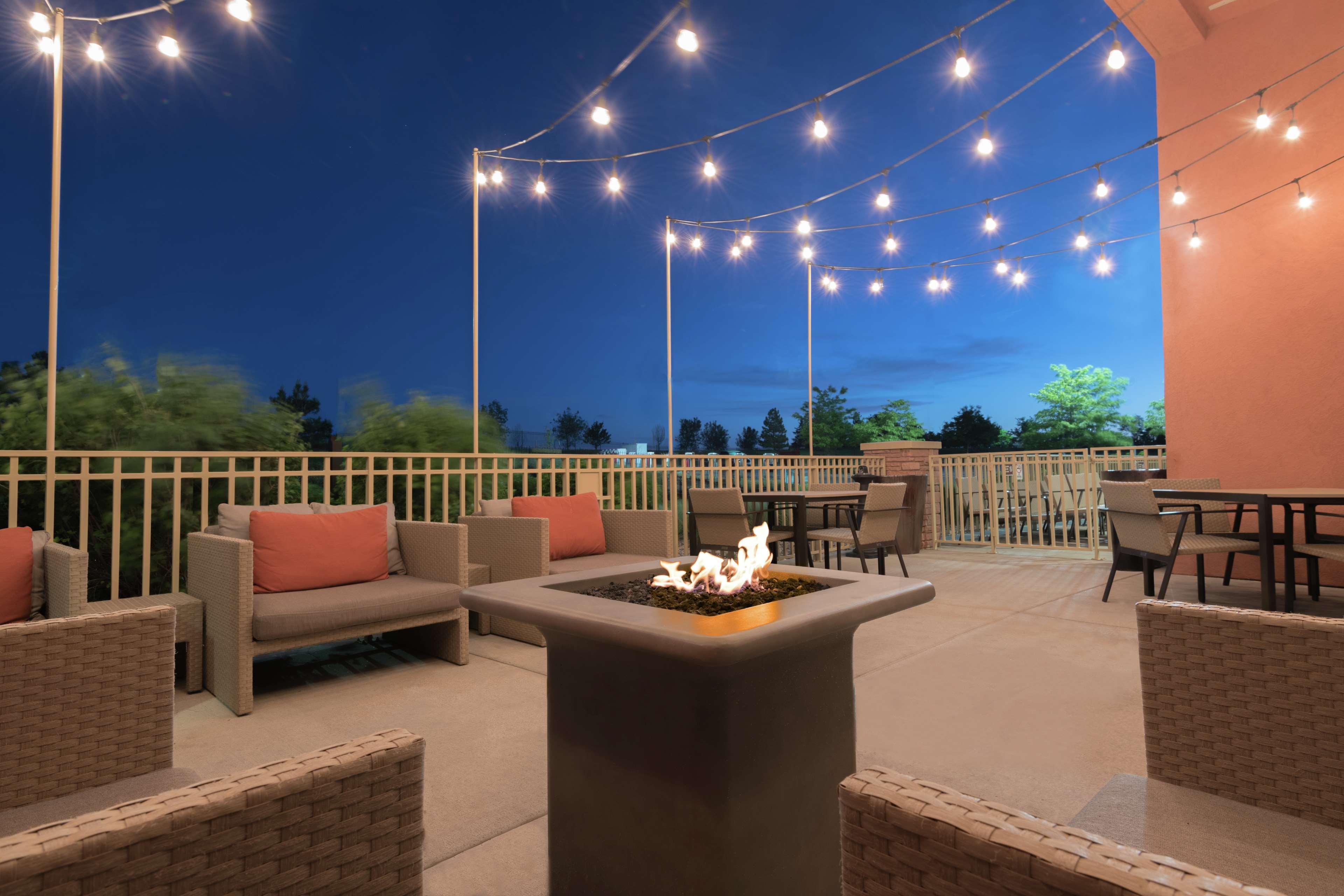 Embassy Suites Loveland Conference Center Exterior photo
