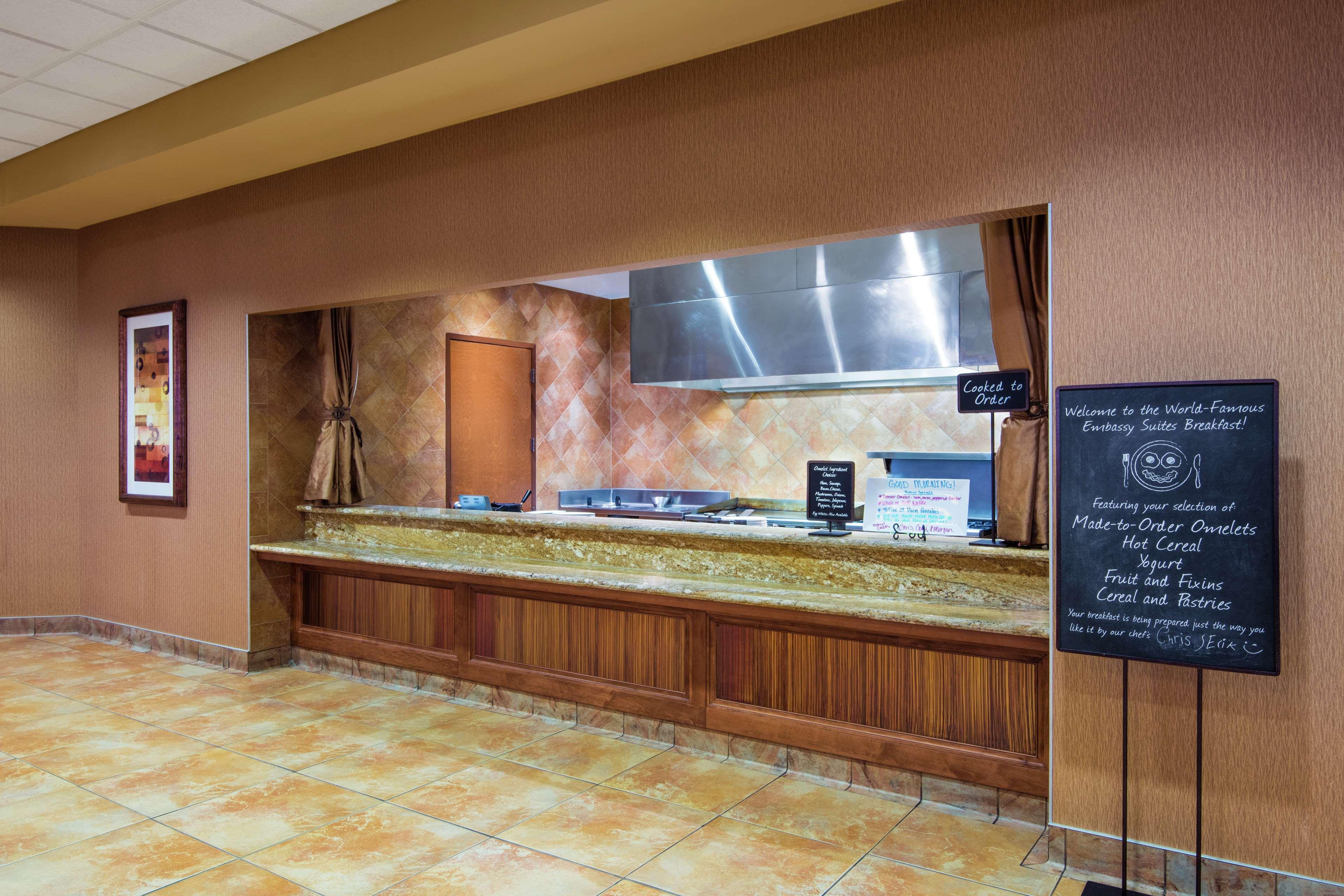 Embassy Suites Loveland Conference Center Exterior photo