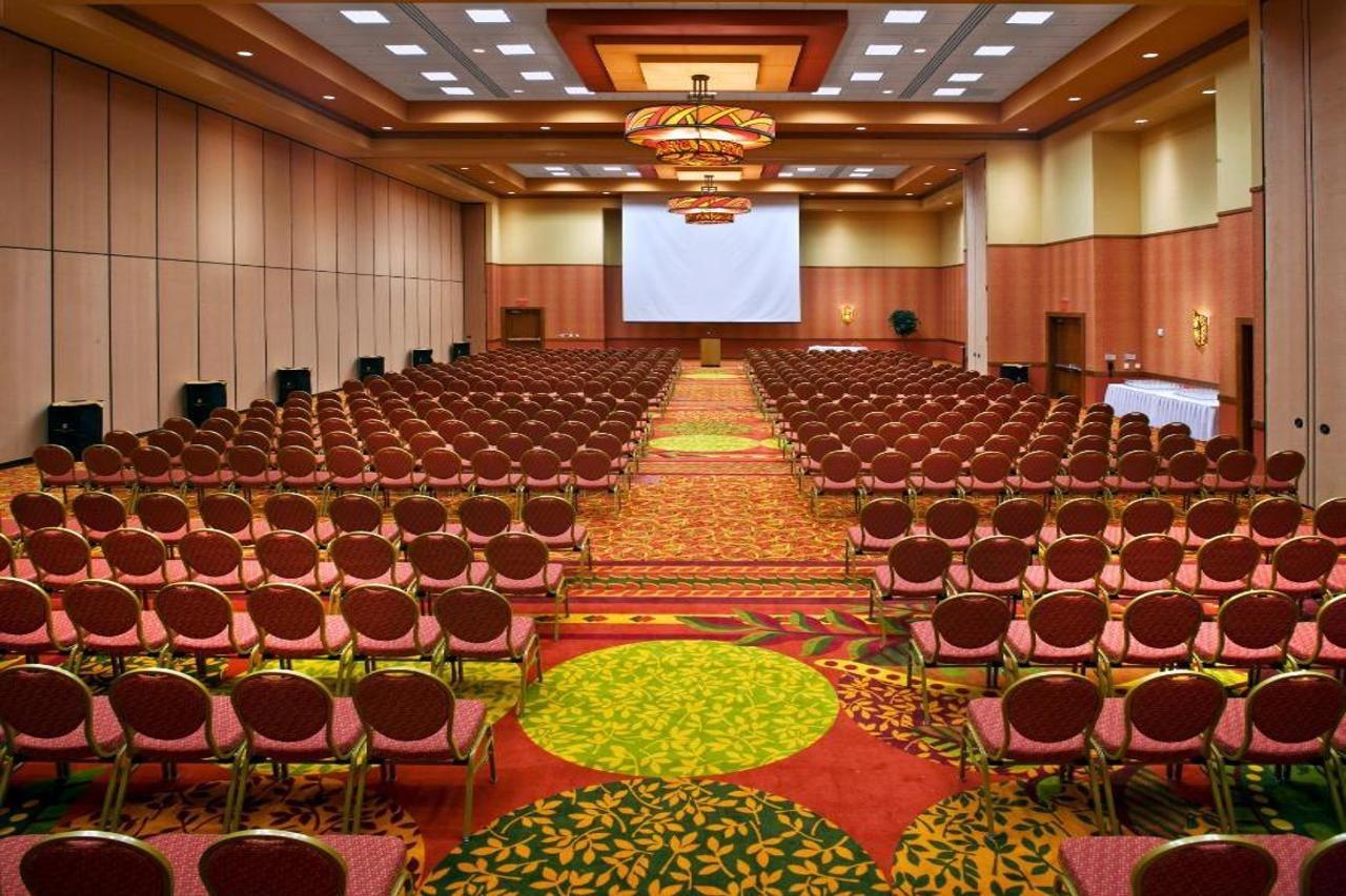 Embassy Suites Loveland Conference Center Exterior photo