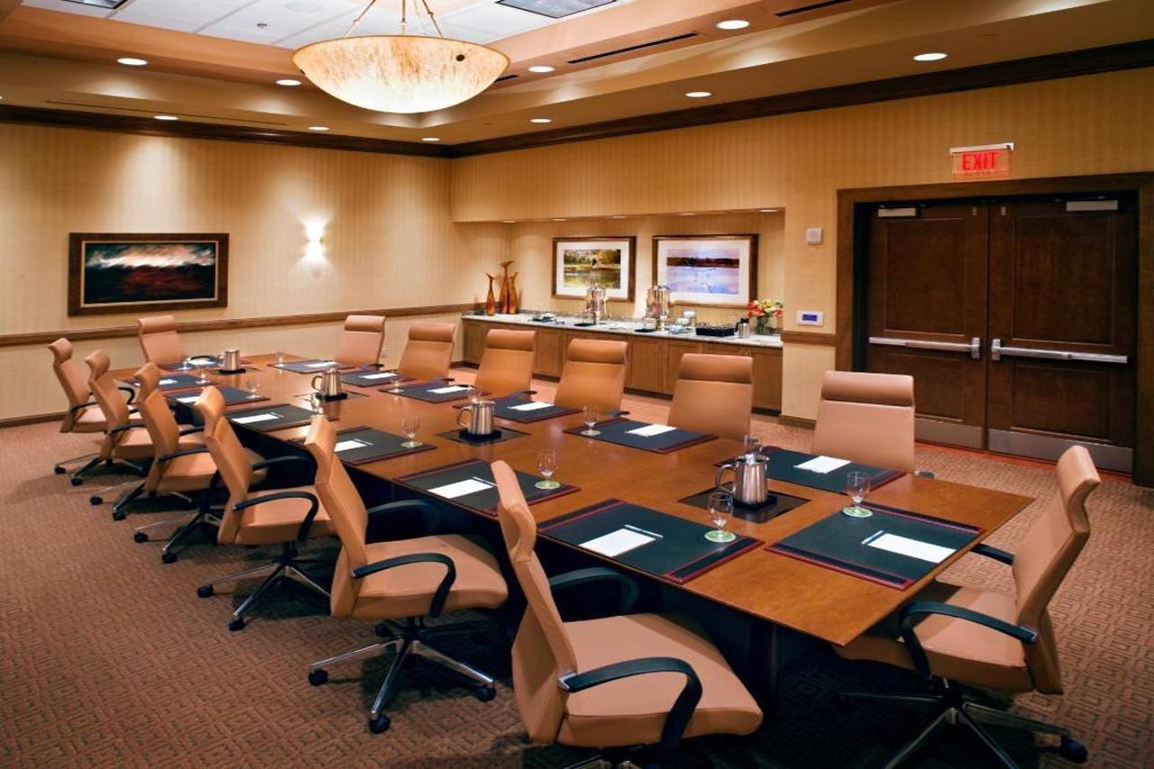 Embassy Suites Loveland Conference Center Exterior photo