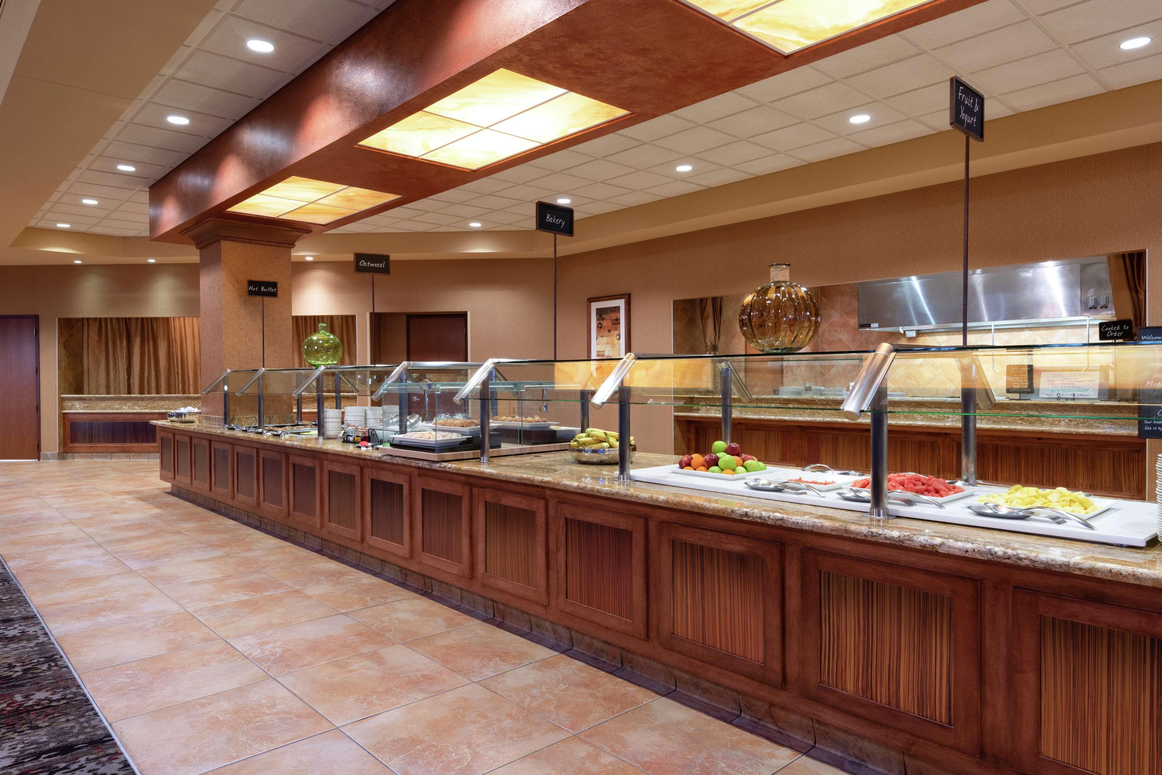 Embassy Suites Loveland Conference Center Exterior photo