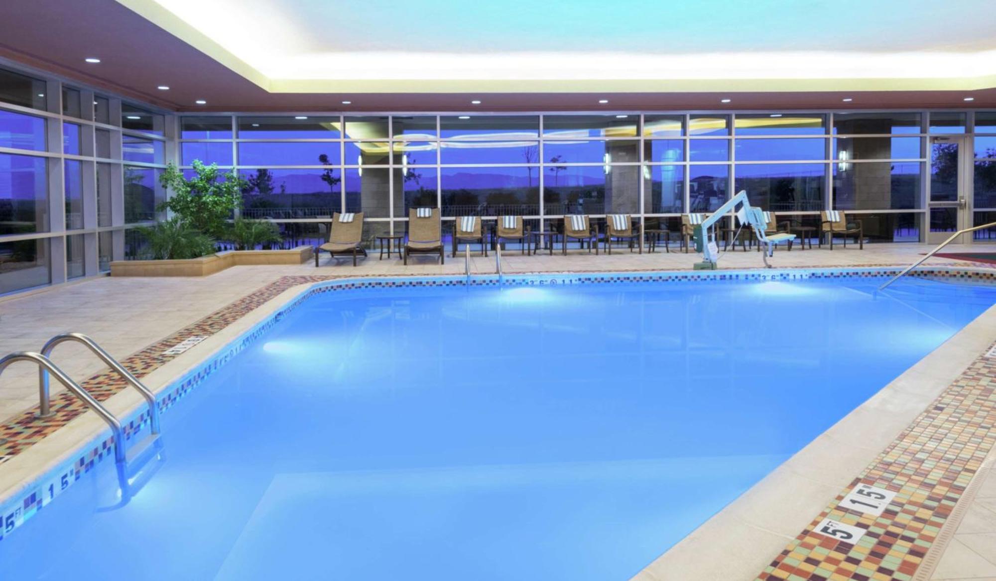 Embassy Suites Loveland Conference Center Exterior photo